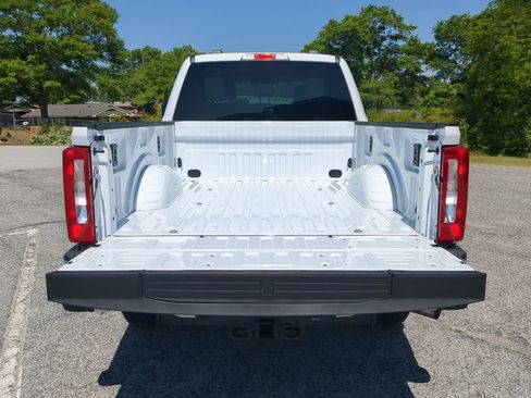 New 2026 Ford F250 XLT w/ FX4 Off-Road Package AWD/4WD image 11