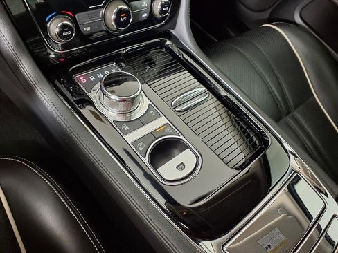 Used 2019 Jaguar XJ Supercharged image 22