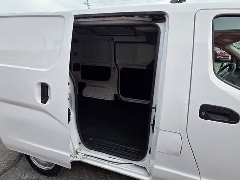 Used 2021 Nissan NV200 S image 13