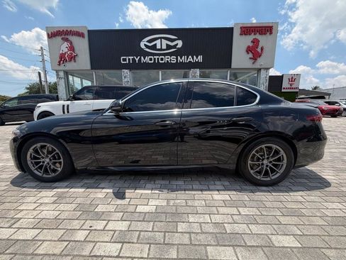 Used 2018 Alfa Romeo Giulia RWD image 5