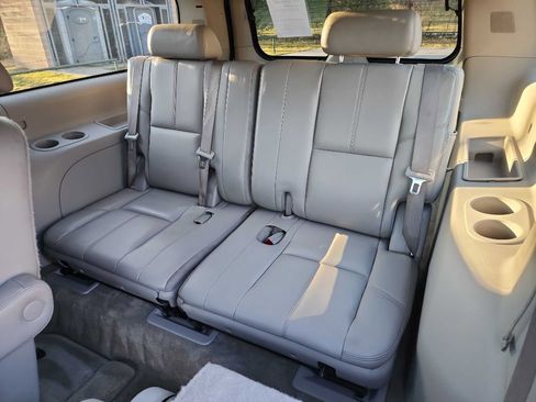 Used 2007 Chevrolet Suburban LTZ w/ LTZ Preferred Equipment Group image 31