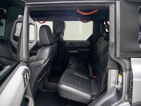 Used 2023 Ford Bronco Badlands w/ Sasquatch Package AWD/4WD image 12