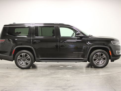 Used 2022 Jeep Wagoneer Series III w/ Convenience Group I AWD/4WD image 9