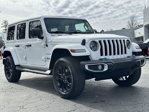 Used 2023 Jeep Wrangler Unlimited Sahara w/ Cold Weather Group image 30