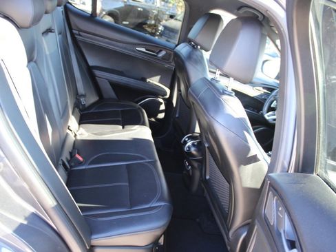 Used 2022 Alfa Romeo Stelvio Sprint image 32