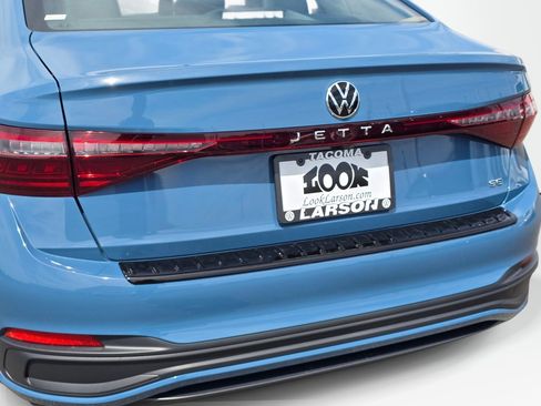 New 2026 Volkswagen Jetta SE FWD image 13