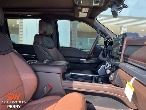 New 2025 Ford F350 King Ranch w/ FX4 Off-Road Package image 17