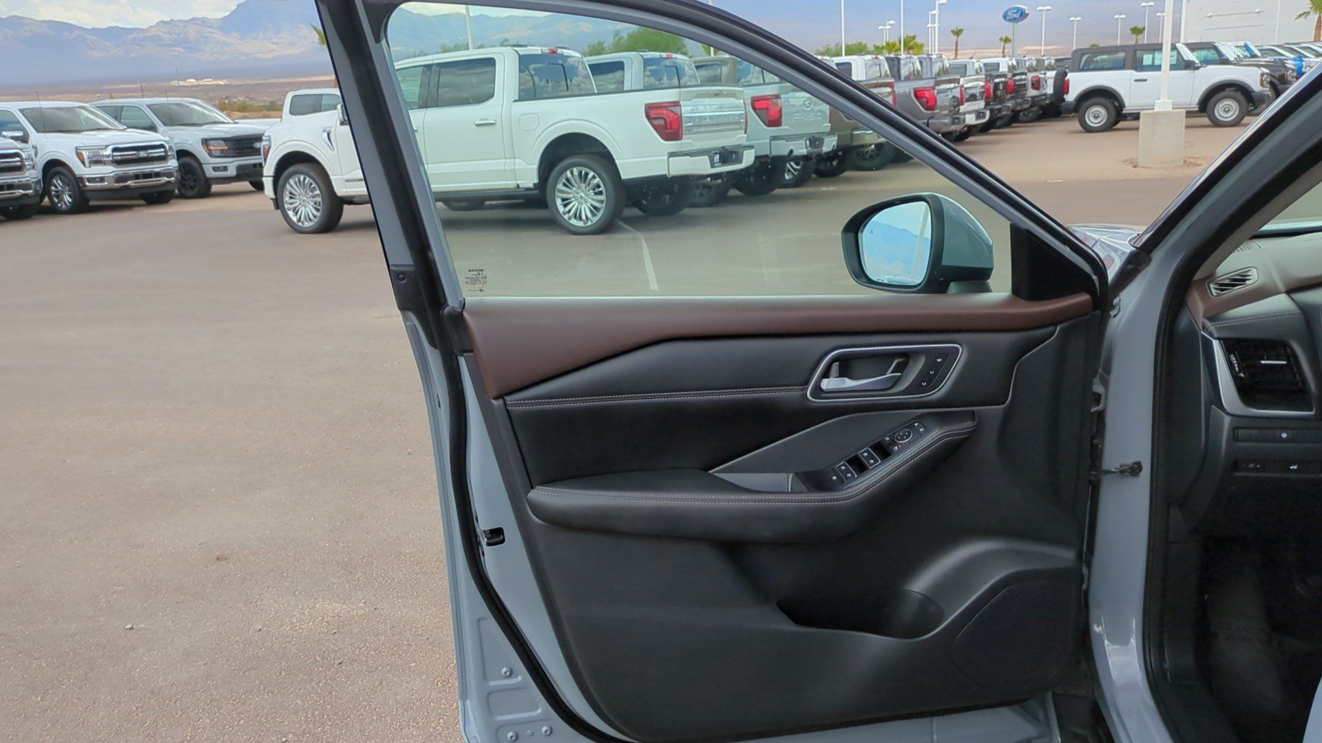 Used 2021 Nissan Rogue SL FWD image 11