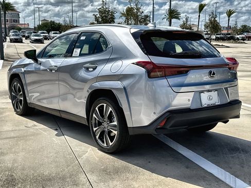 New 2026 Lexus UX 300h FWD image 10