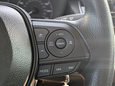 Used 2025 Toyota Corolla LE FWD image 24