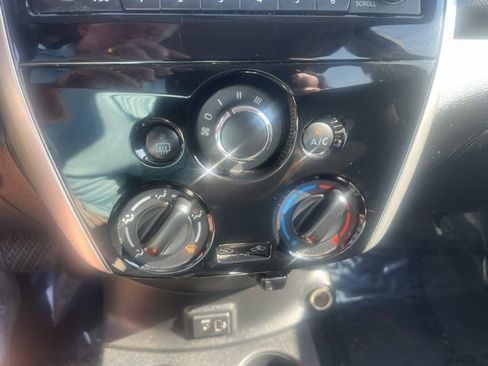 Used 2018 Nissan Versa SV w/ SV Special Edition Package image 23