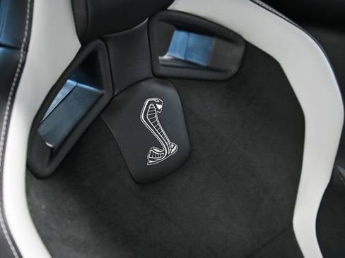 Used 2020 Ford Mustang Shelby GT500 w/ Carbon Fibre Track Pack image 37