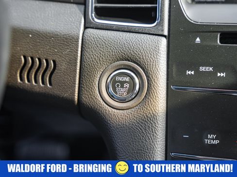 Used 2013 Ford Taurus SEL image 24