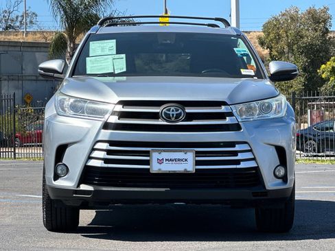 Used 2018 Toyota Highlander XLE w/ Carpet Mat Package (TMS) FWD image 7