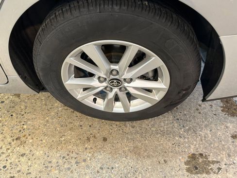 Used 2025 Toyota Camry LE image 30