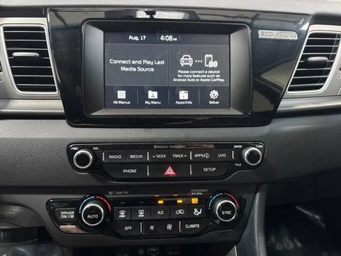 Used 2018 Kia Niro FE FWD image 22