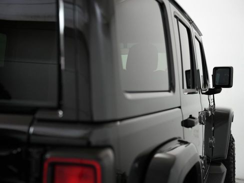 Used 2019 Jeep Wrangler Unlimited Sahara w/ Uconnect 4C Nav & Sound Group AWD/4WD image 55