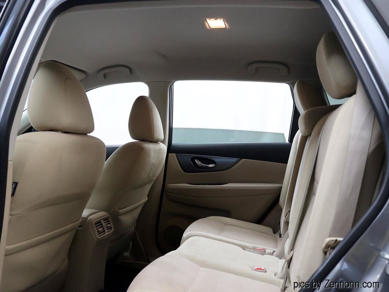 Used 2016 Nissan Rogue S FWD image 15