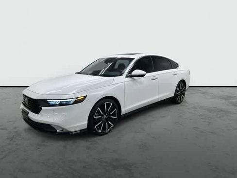 Used 2024 Honda Accord Touring image 8