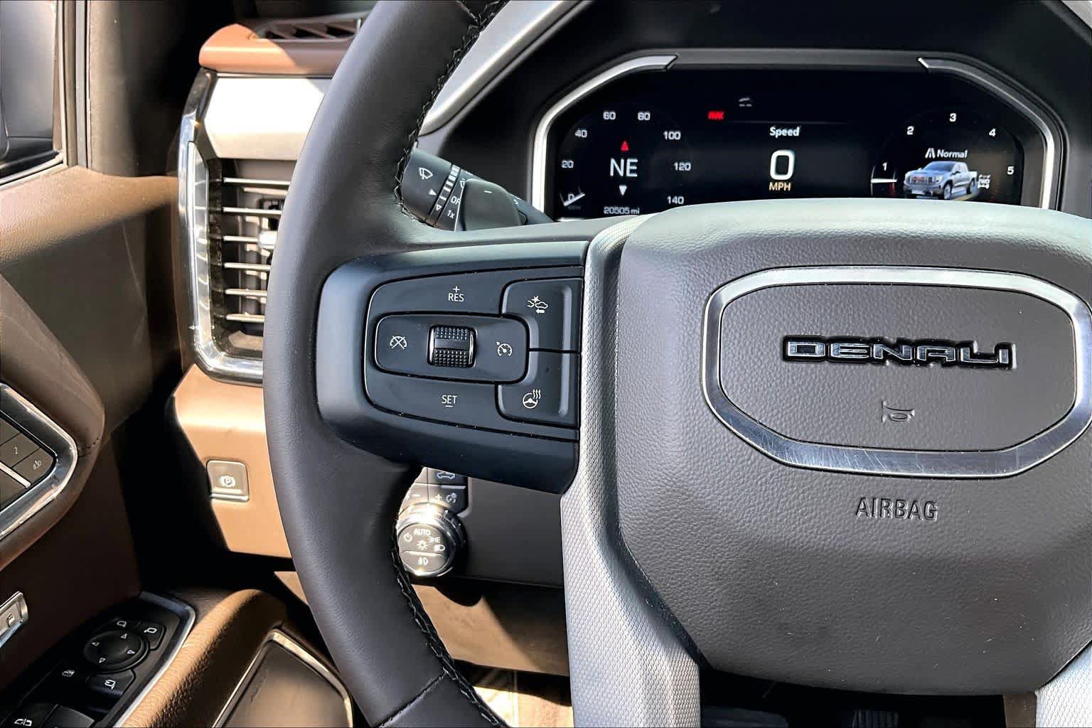 Used 2023 GMC Sierra 1500 Denali w/ Denali Reserve Package AWD/4WD image 24