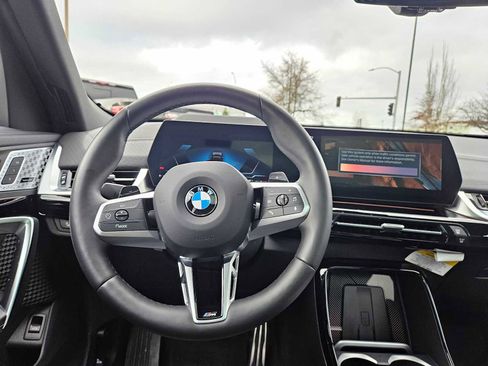 Used 2025 BMW X2 xDrive28i w/ Premium Package image 22