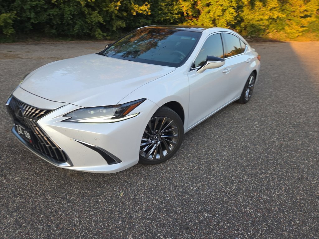Used 2025 Lexus ES 350 Ultra Luxury w/ Accessory Package (Z1) FWD image 1
