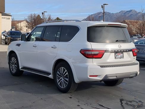 Used 2024 Nissan Armada SL image 8