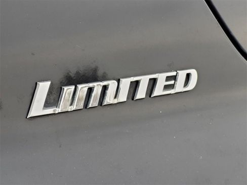 Used 2013 Toyota 4Runner Limited image 6