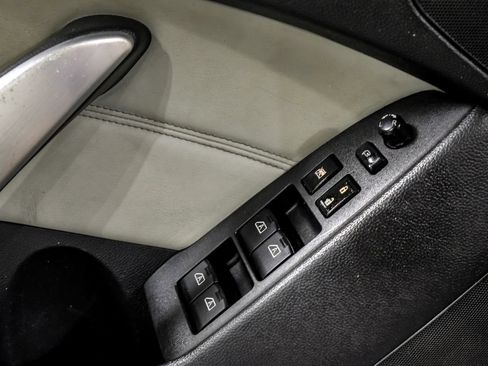 Used 2010 INFINITI G37 Convertible w/ Premium Pkg RWD image 28