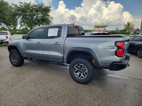 Used 2025 Chevrolet Colorado ZR2 w/ Technology Package AWD/4WD image 3