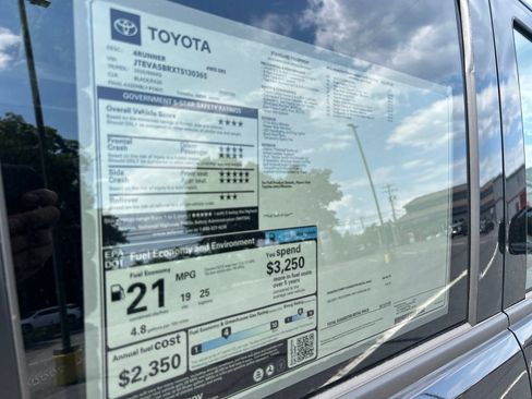 New 2026 Toyota 4Runner SR5 AWD/4WD image 30