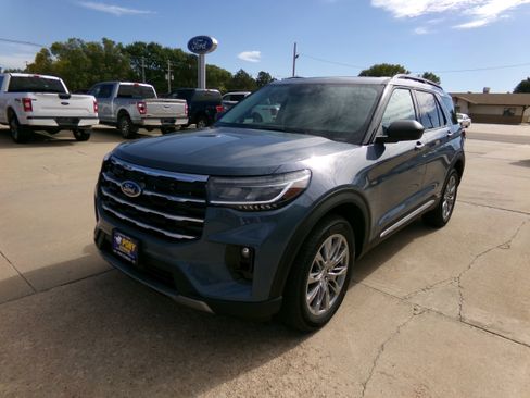 New 2025 Ford Explorer Active w/ Active Comfort Package image 7