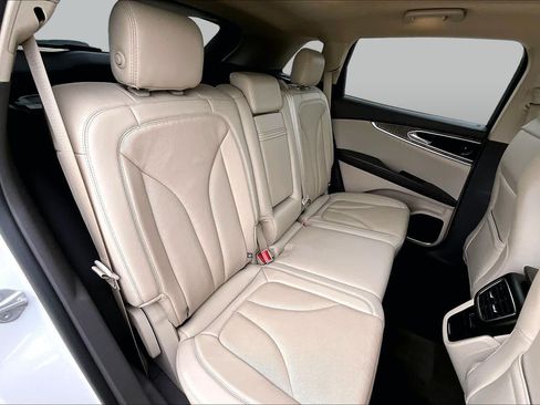 Used 2019 Lincoln Nautilus Reserve FWD image 20