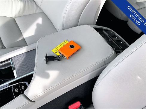 Used 2025 Volvo XC90 T8 Plus w/ Protection Package Premier image 13