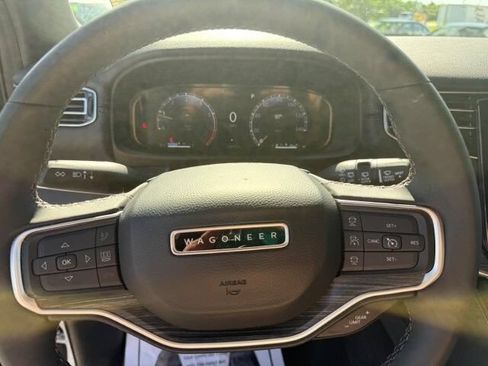Used 2024 Jeep Wagoneer L Series II w/ Flexible Seating Group AWD/4WD image 20