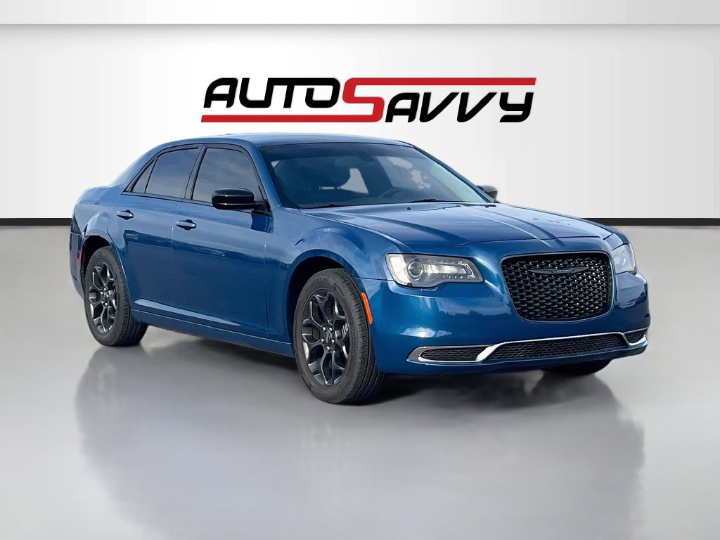Used 2022 Chrysler 300 Touring w/ Sport Appearance Package AWD/4WD image 1