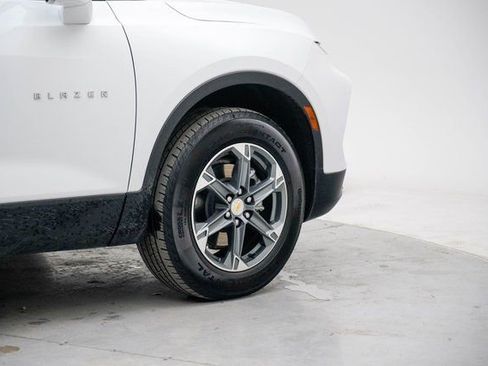 Used 2025 Chevrolet Blazer LT image 6