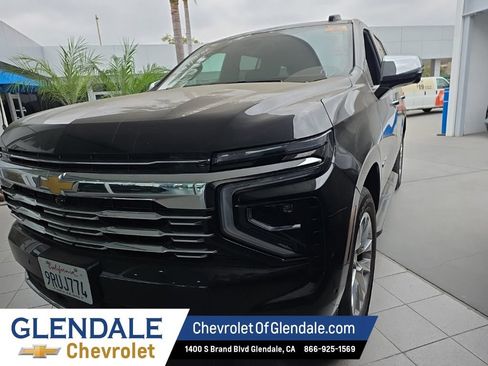Used 2025 Chevrolet Tahoe Premier AWD/4WD image 3