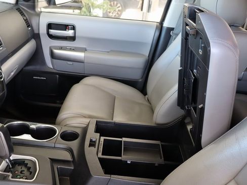 Used 2020 Toyota Sequoia Limited image 45