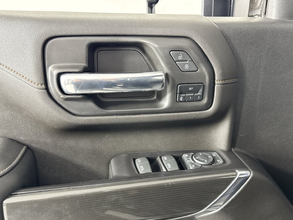 Used 2022 GMC Sierra 3500 AT4 w/ AT4 Preferred Package AWD/4WD image 19