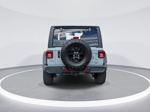 Used 2024 Jeep Wrangler Unlimited AWD/4WD image 6