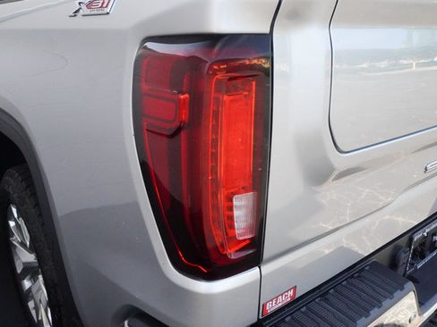 Used 2022 GMC Sierra 1500 SLT w/ SLT Premium Plus Package AWD/4WD image 35