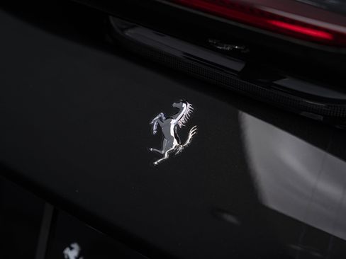 Certified 2022 Ferrari F8 Tributo RWD image 13
