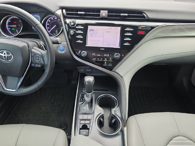 Used 2020 Toyota Camry SE FWD image 11