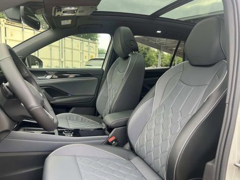 New 2026 Volkswagen Tiguan SEL R-Line AWD/4WD image 12