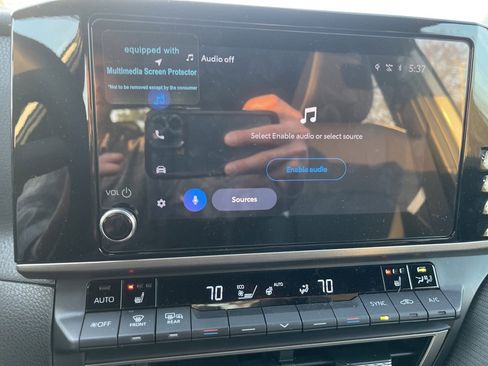 Used 2025 Toyota Camry SE w/ Convenience Package image 11