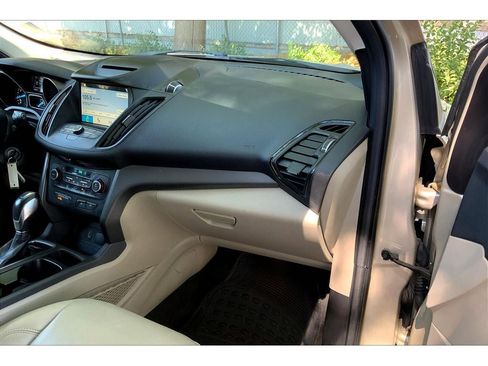 Used 2018 Ford Escape SEL image 17