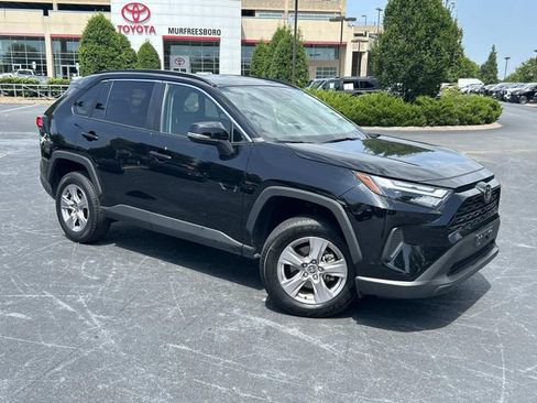 Used 2025 Toyota RAV4 XLE AWD/4WD image 2