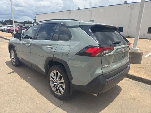 Used 2023 Toyota RAV4 XLE Premium FWD image 5