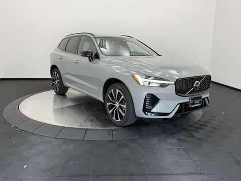 Certified 2024 Volvo XC60 B5 Plus AWD/4WD image 8